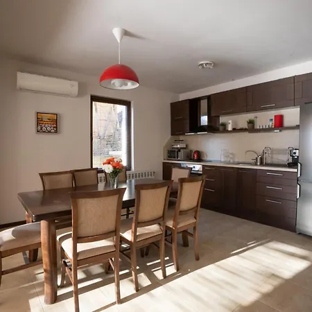 Πανσιόν Strawberry Guest House1 *