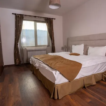 Strawberry Guest House1 *